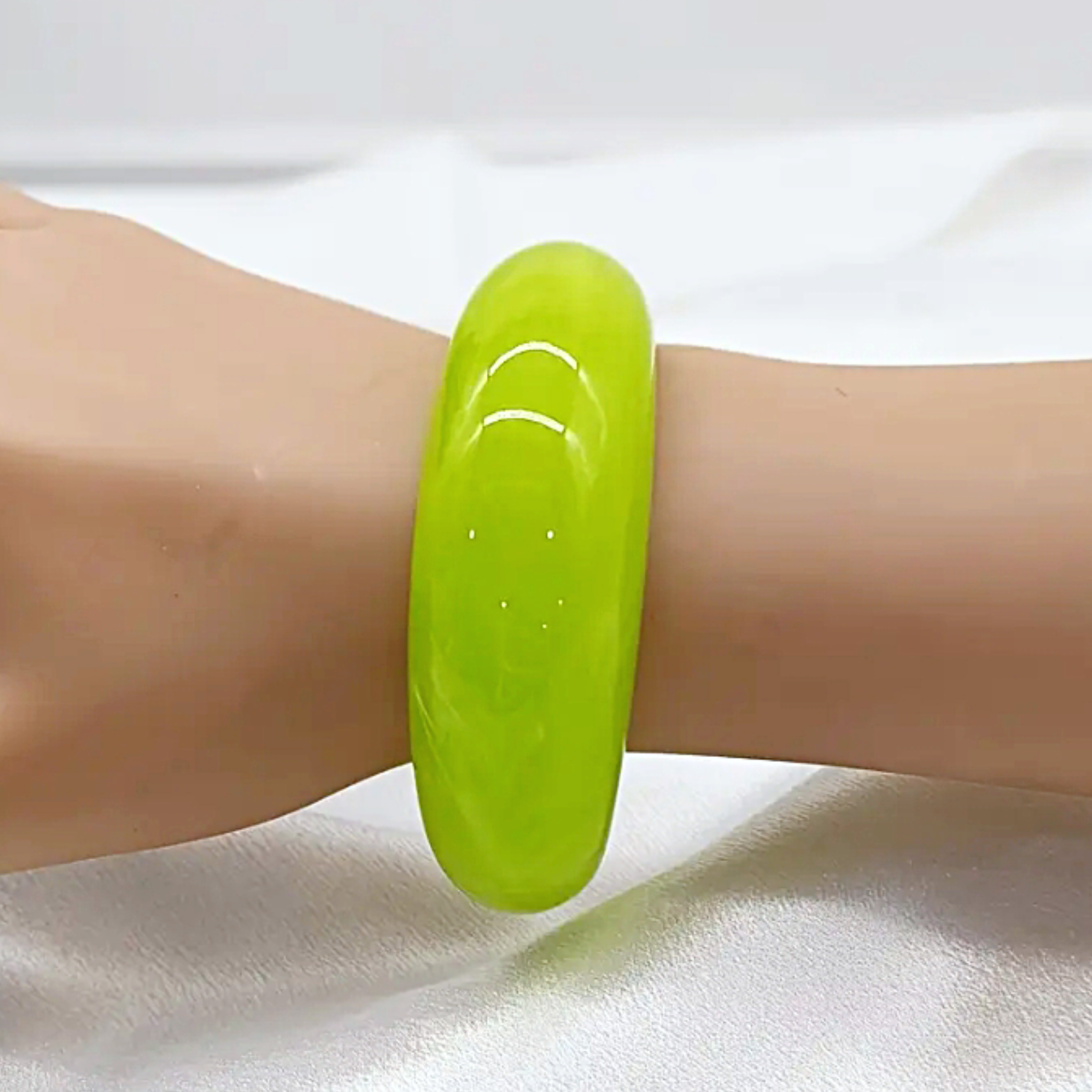 Vintage style Resin Cuff Bangle